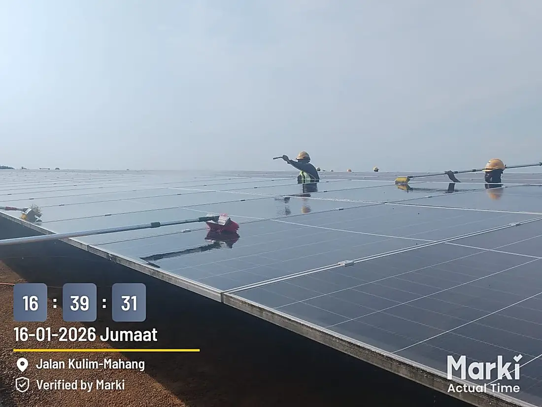 Ground array maintenance at Nur Solar Farm Kulim