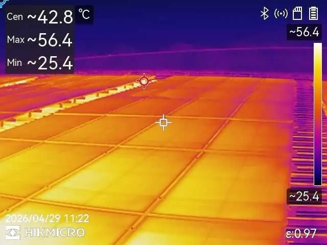 HIKMICRO thermal imaging scan of solar panels